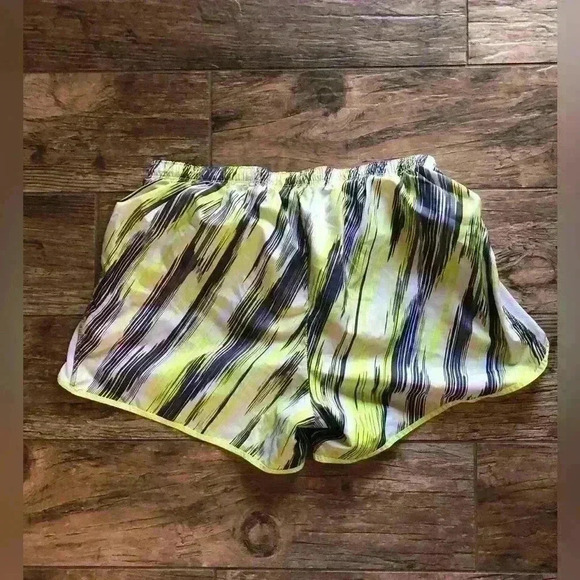 CHAMPION LIME YELLOW GRAY RUNNING SHORTS WITH LINING AND KEY POCKET MEDIUM - Picture 3 of 5